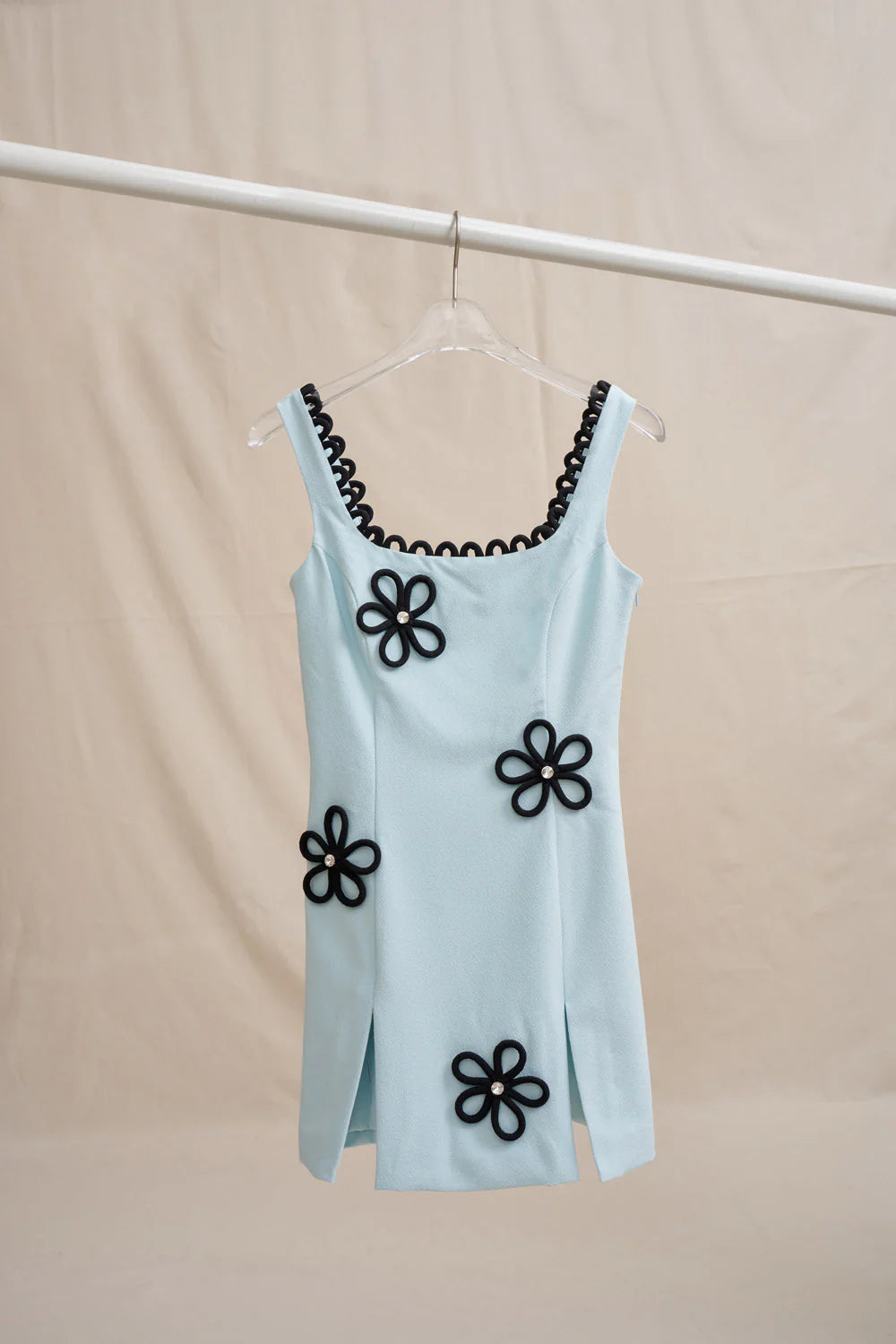 BY JOHNNY - Flower Form Mini Dress