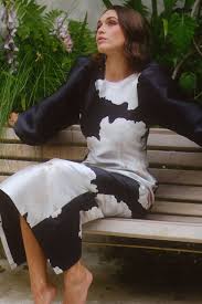 Pasuchas - Lini Sleeve Midi